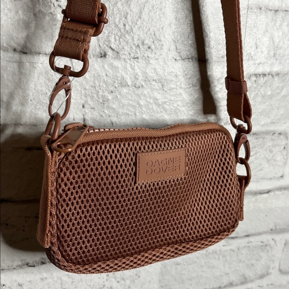 NWOT Dagne Dover Mara phone sling crossbody - Picture 3 of 7